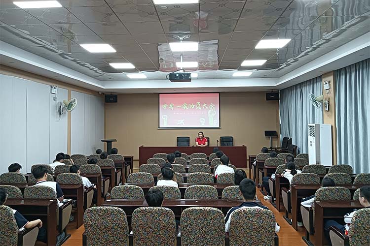 广州侨光复读学校教学日常